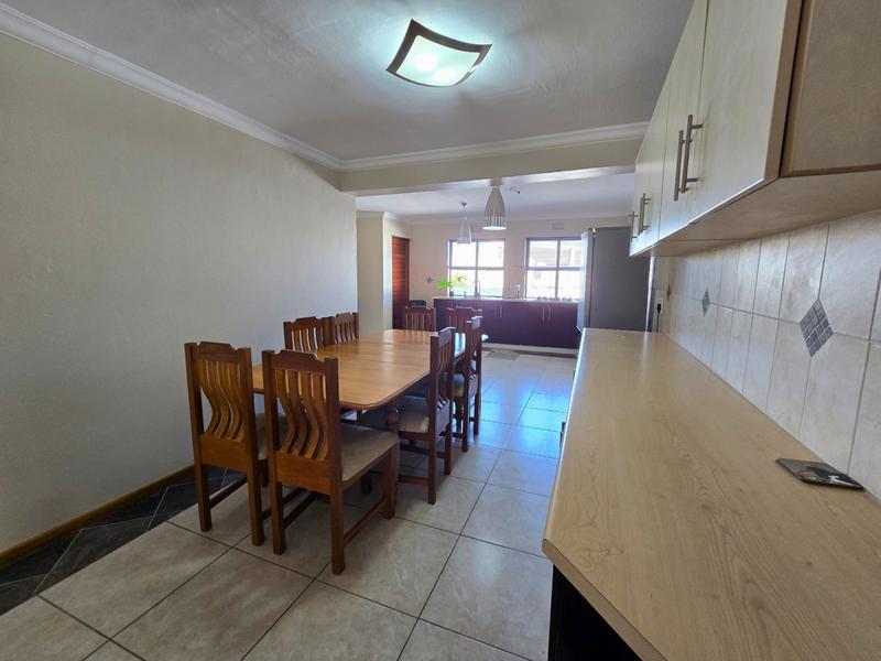 5 Bedroom Property for Sale in Golden Mile Western Cape